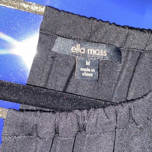 Ella Miss size medium soft black top - Picture 4 of 7